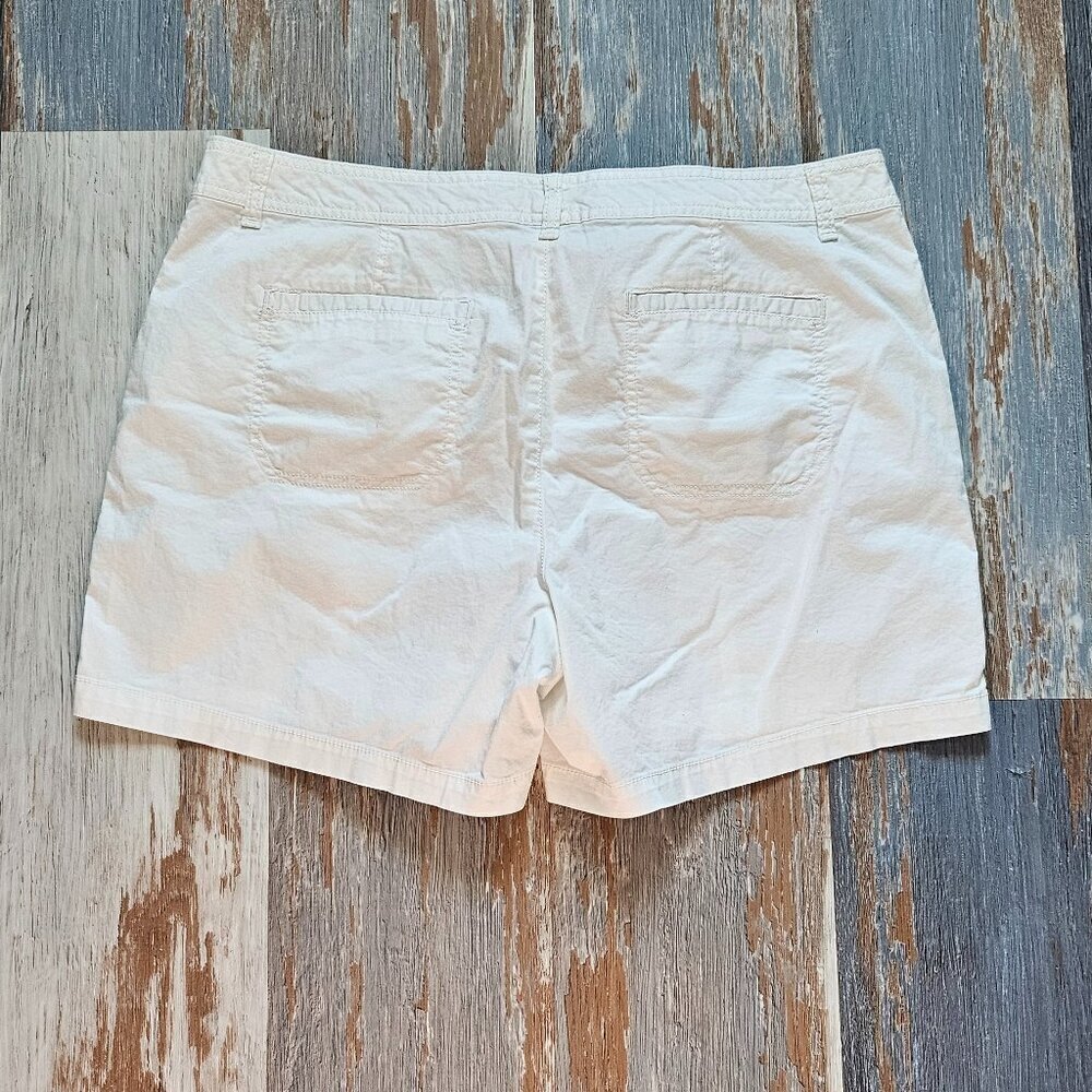 Sonoma White Shorts - 16 - Mid Rise - Picture 2 of 4